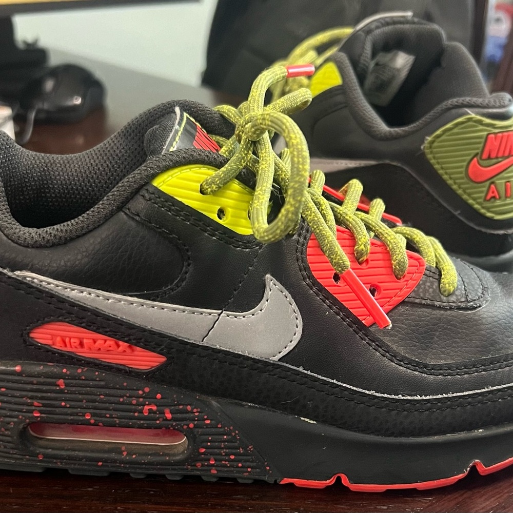 Nike Air Max 90 ACG “Black Asparagus” size 4Y